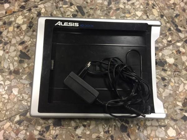 Docka/ljudkort till Ipad 2 - 100kr