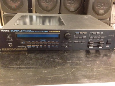 Roland JV-1080 front